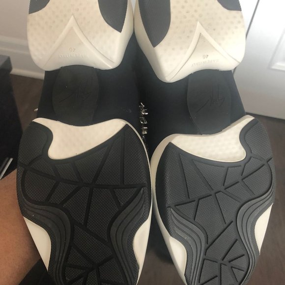 Giuseppe Zanotti Black Light Jump Sneakers With Crystal - UK 40 - Picture 3 of 7